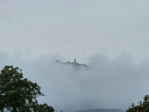Quand soudain, au détour d'un virage 🗻🌫...